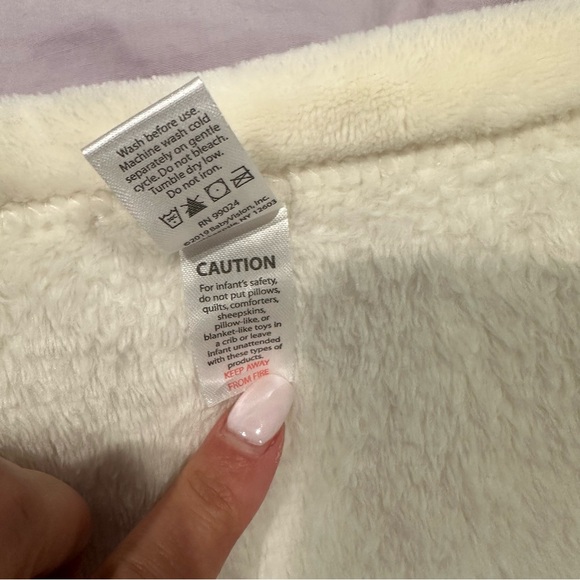 Bundle of 3 Baby Blankets: Little Giraffe, HB and Bunnies By The Bay - Picture 4 of 16